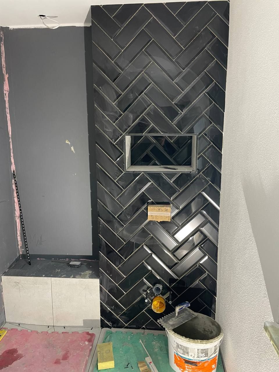 Wand, die von der Jens Lischke & Cliff Bauer GbR gefliest wurde