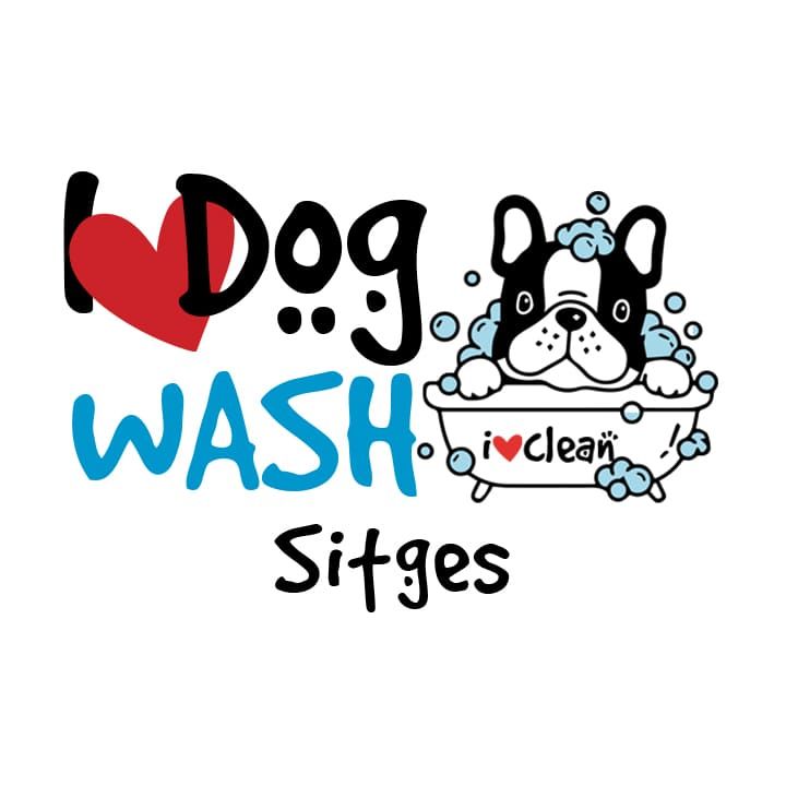 Logotipo para "I Love Dog WASH Sitges" con un perro de dibujos animados en una ba&ntilde;era rodeado de burbujas azules.