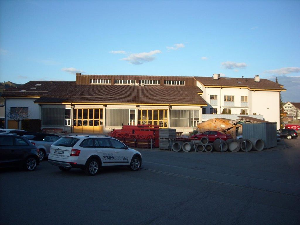 Magazin Langenegger AG (aus Richtung Scheidweggarage)