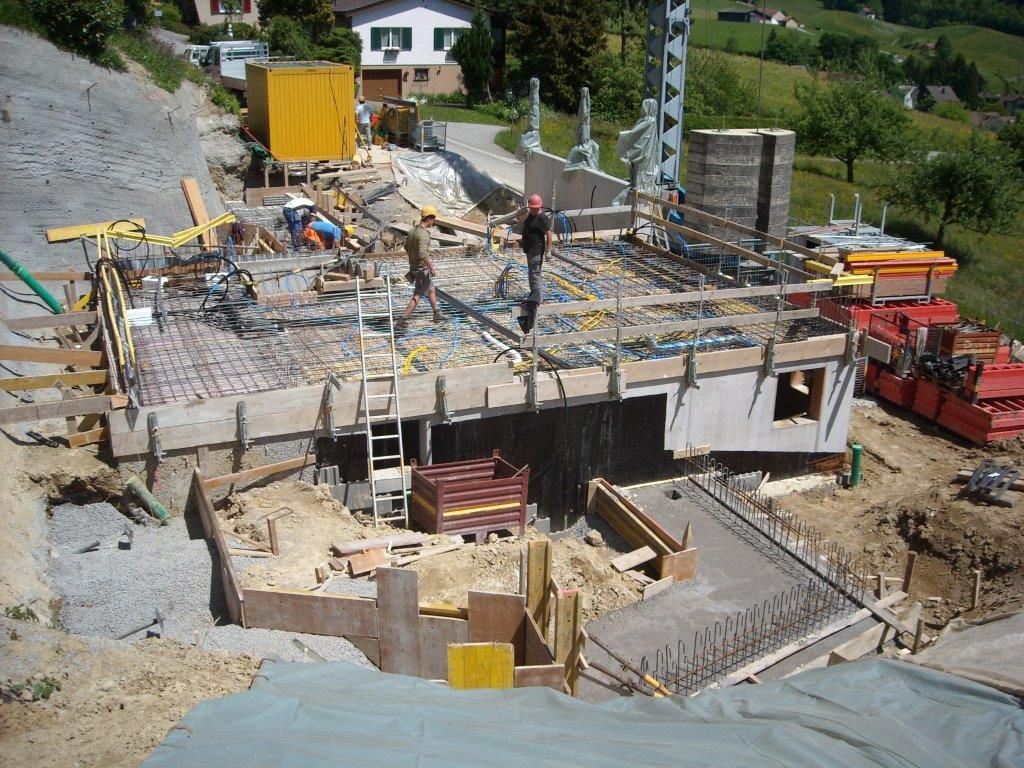 Neubau (Decke UG + Stützmauern EFH Eugster, Bühler)