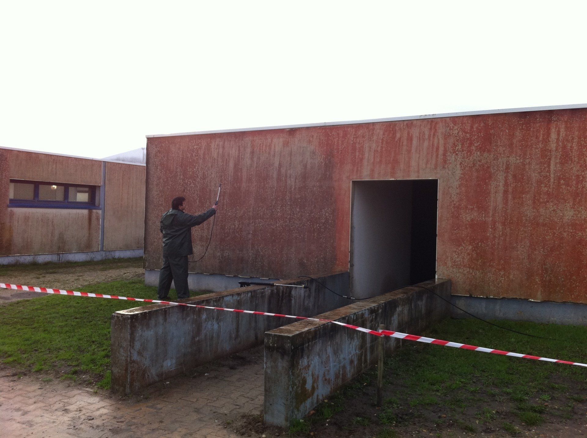 Ravalement façade bâtiment professionnel