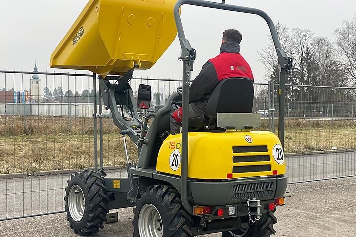 Dumper jaune et noir