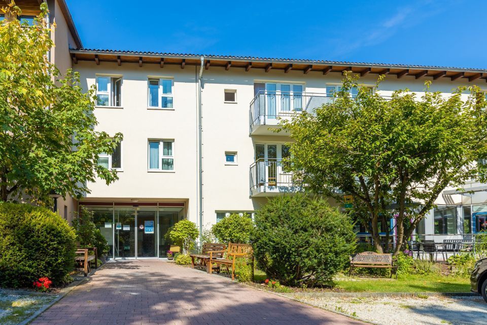 Außenansicht Senioren- und Pflegeheim 