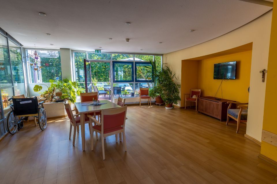 Fernsehraum im Senioren- und Pflegeheim