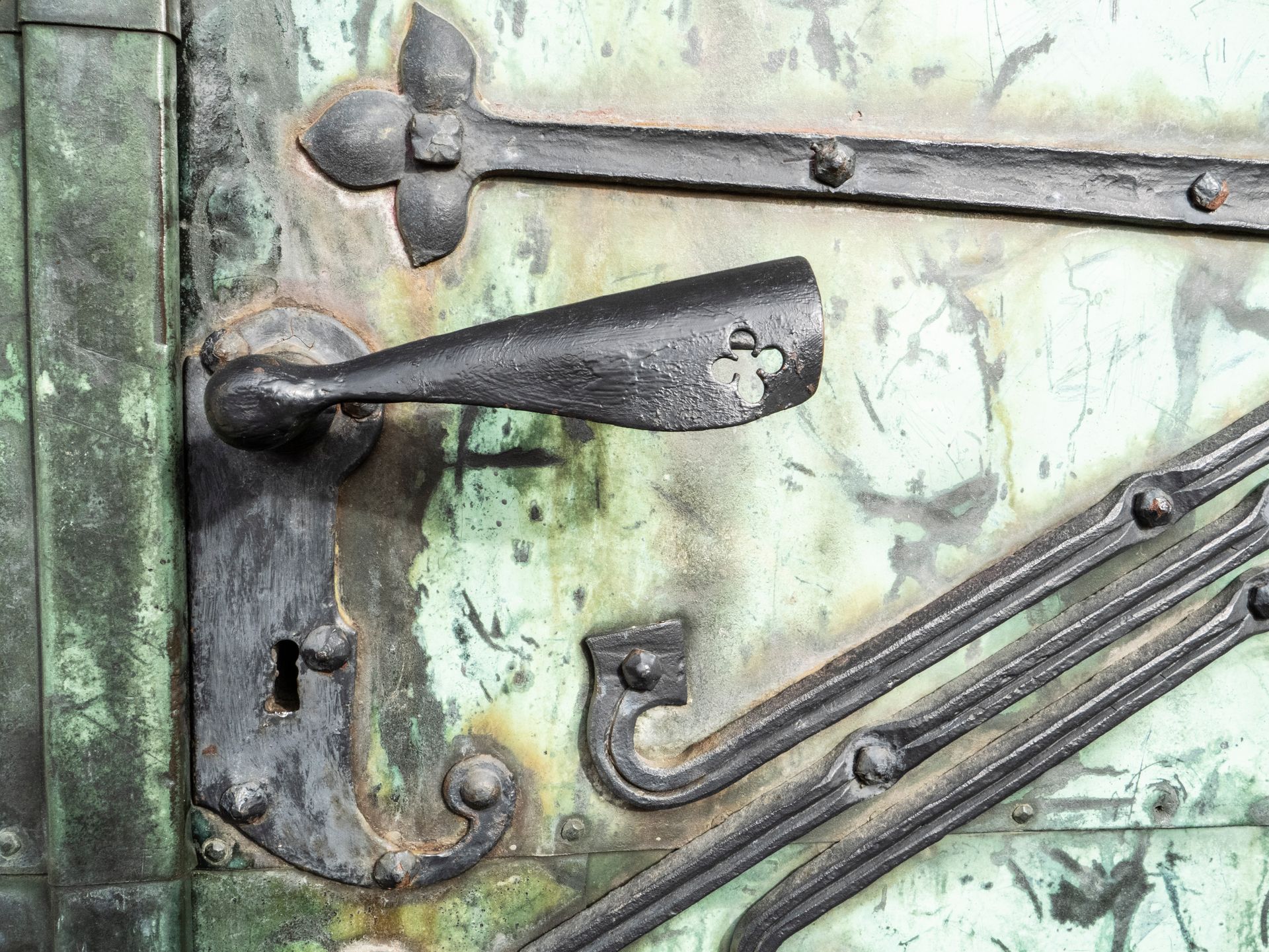 Dom Entrance Door Detail