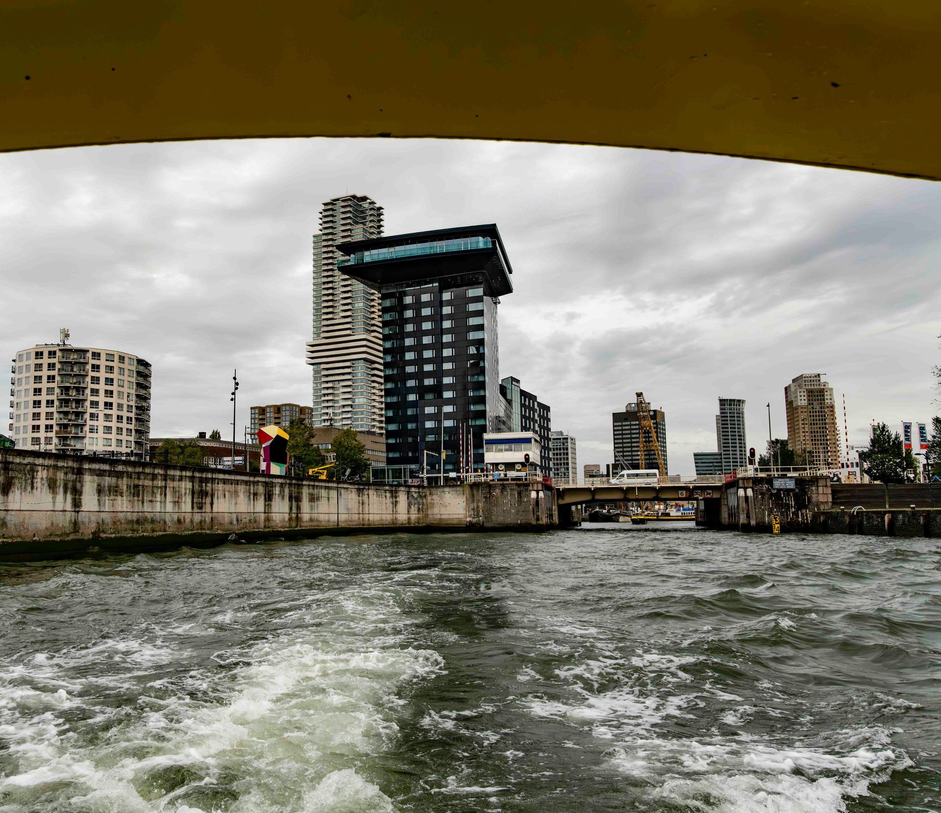 Leaving Leuvehaven