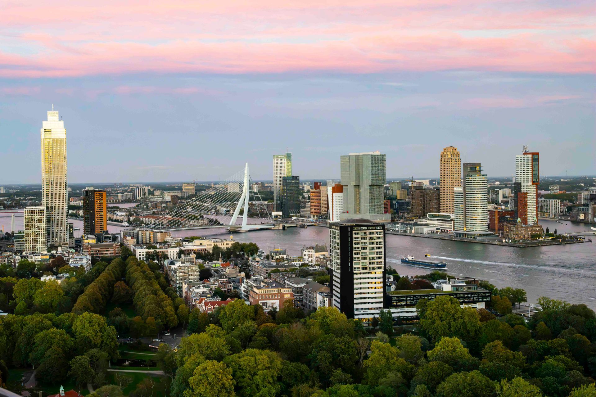 The Night starts in Rotterdam