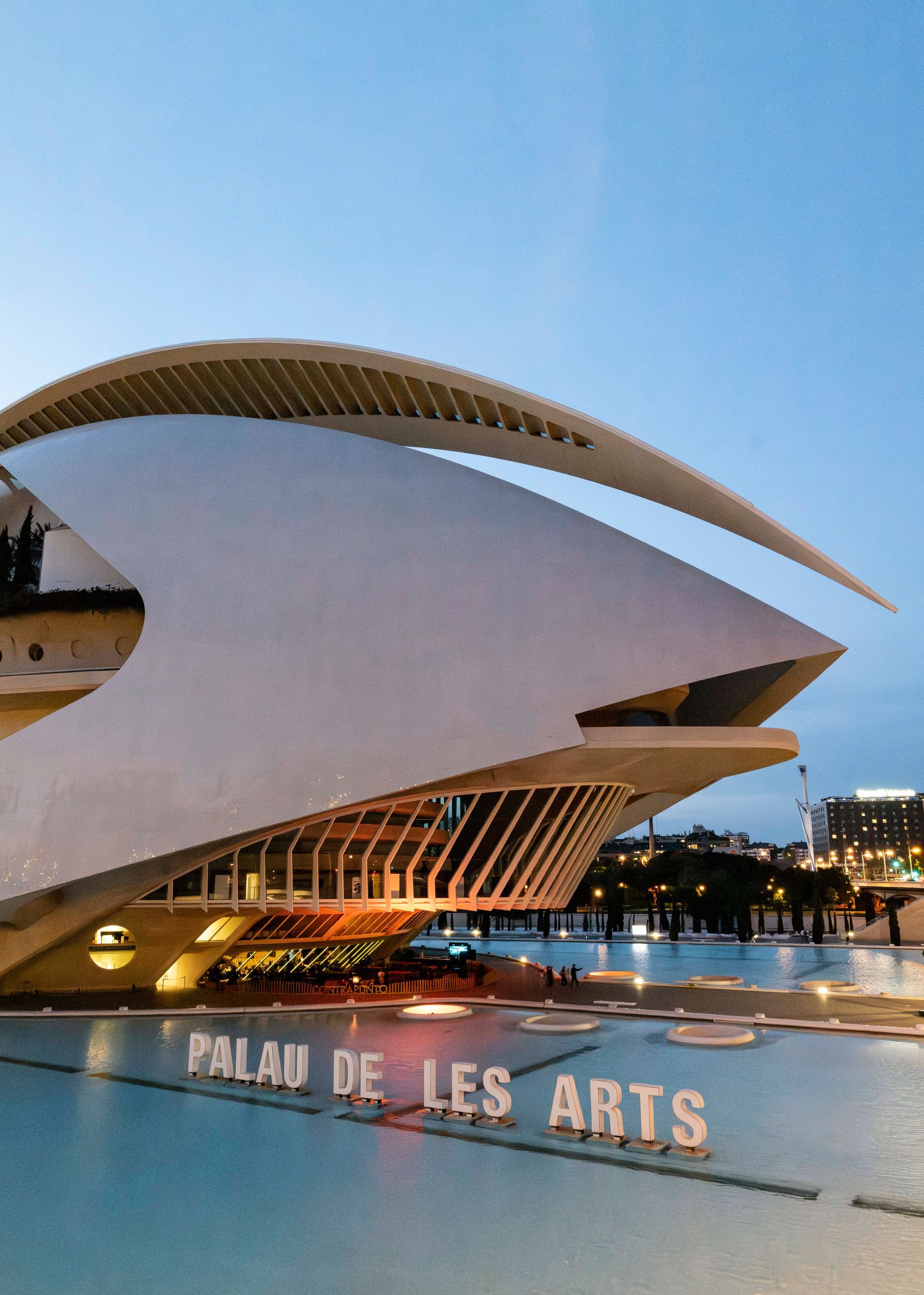 Palau de les arts sun down