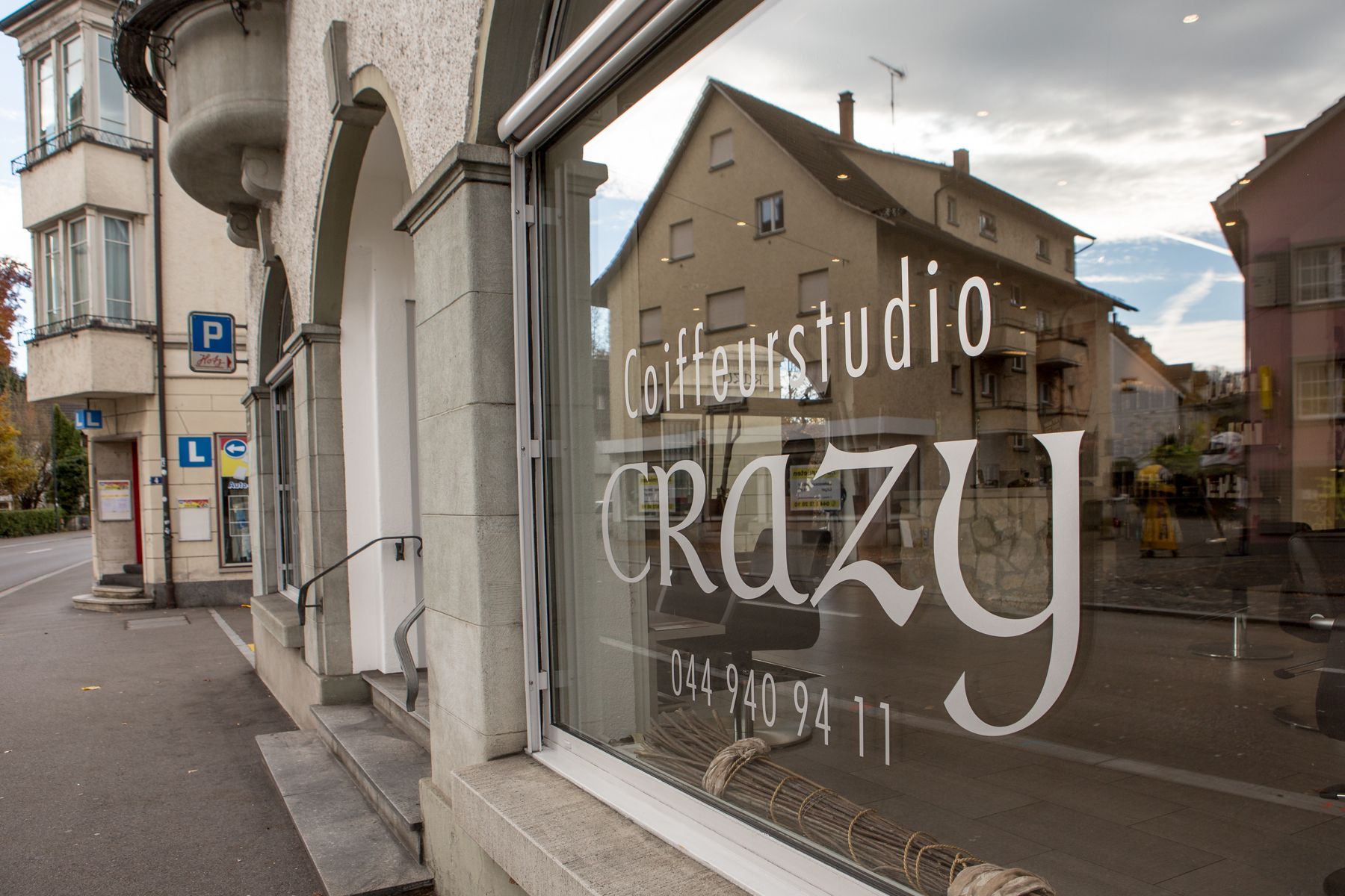 Coiffeurstudio Crazy - Fenster - Coiffeurstudio Crazy