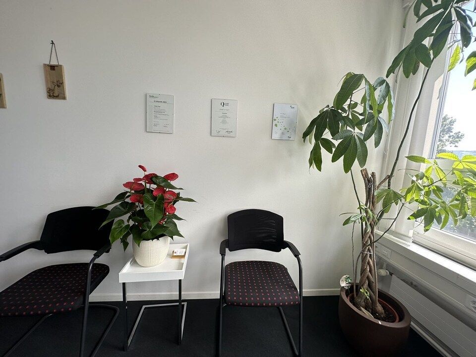 Warteraum der Praxis von Yanqiu Rao