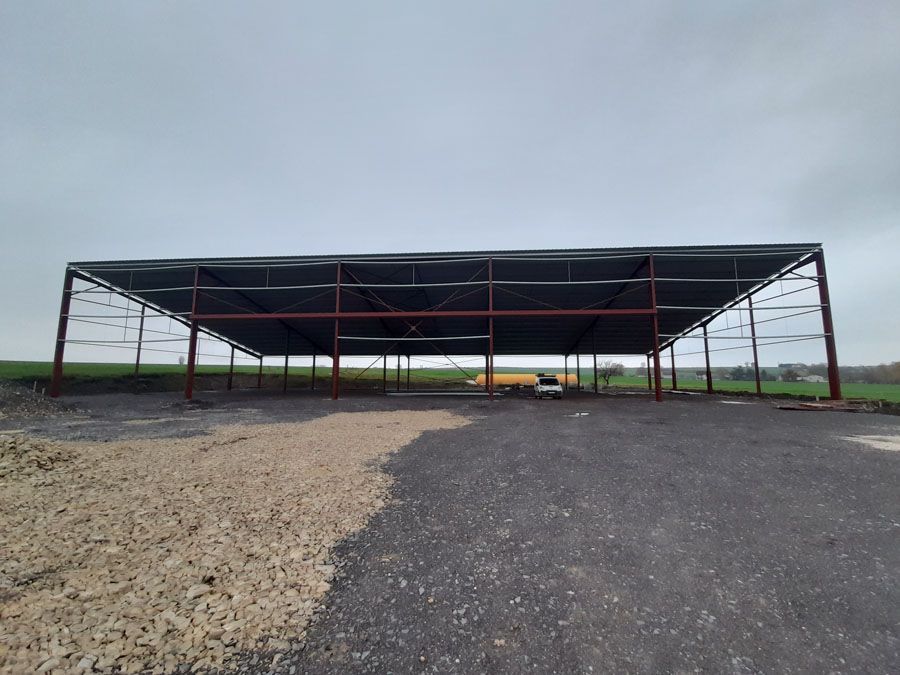 Bâtiment à ossature métallique à BOURDONNAY 3