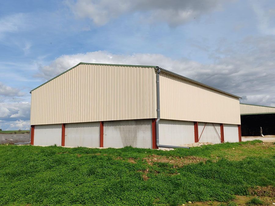 Bâtiment à ossature métallique 2