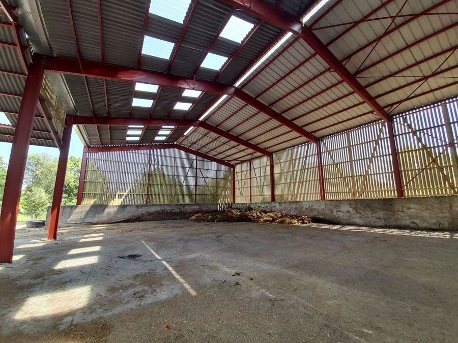 Bâtiment à ossature métallique 2