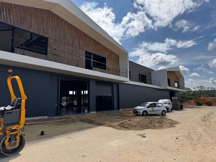 Immeubles d'activités et de bureaux 3