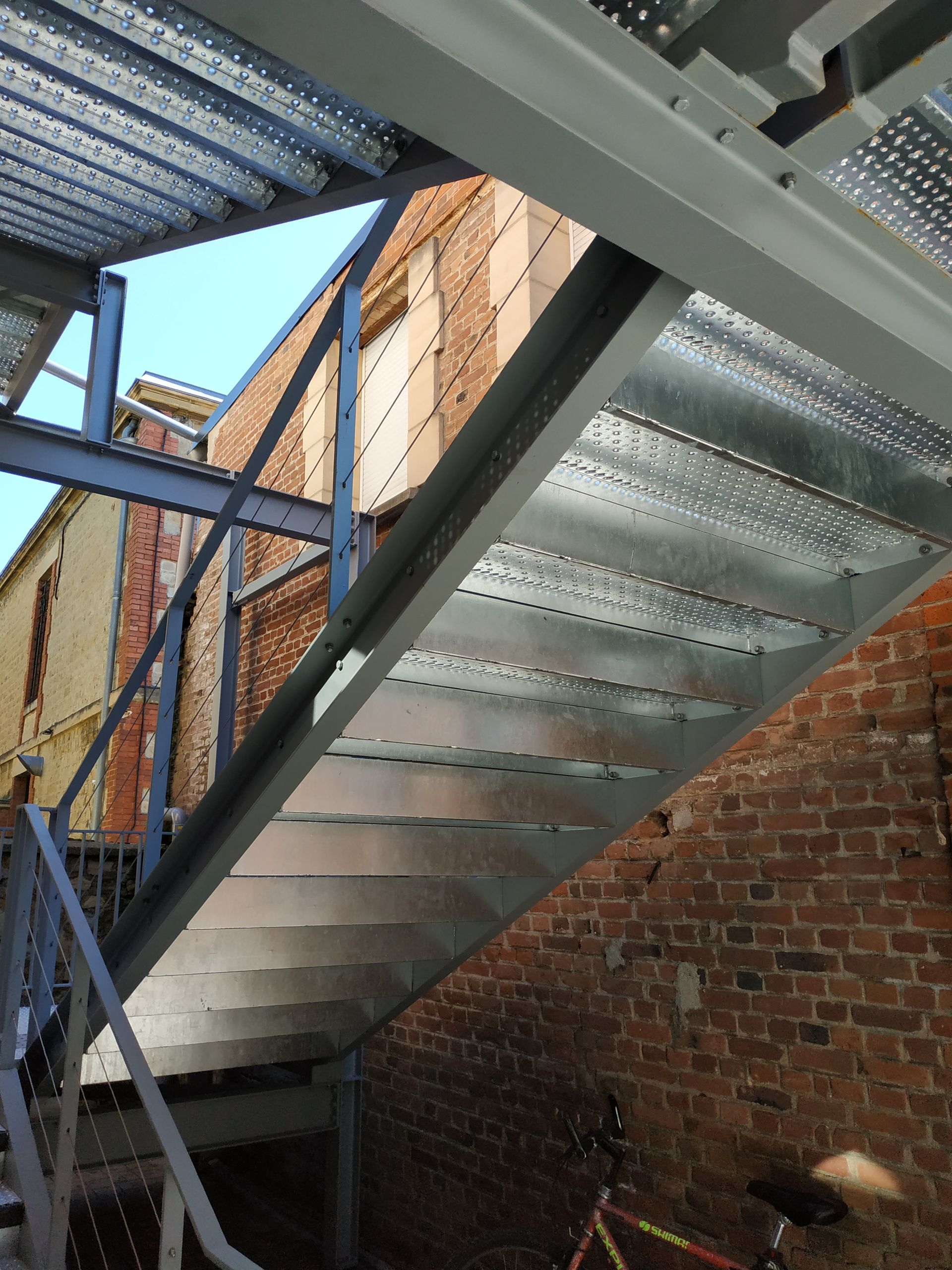 Escalier pour accès à 2 niveaux 10