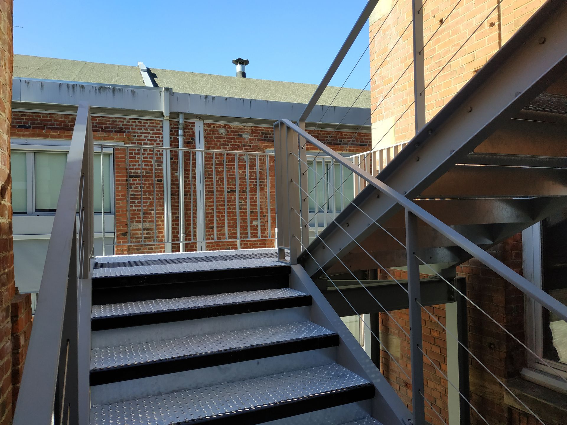 Escalier pour accès à 2 niveaux 9