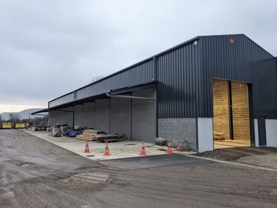 Bâtiment de stockage et bureaux 2