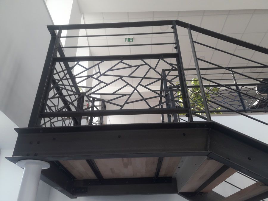 Fourniture d’un escalier pour une mairie 1