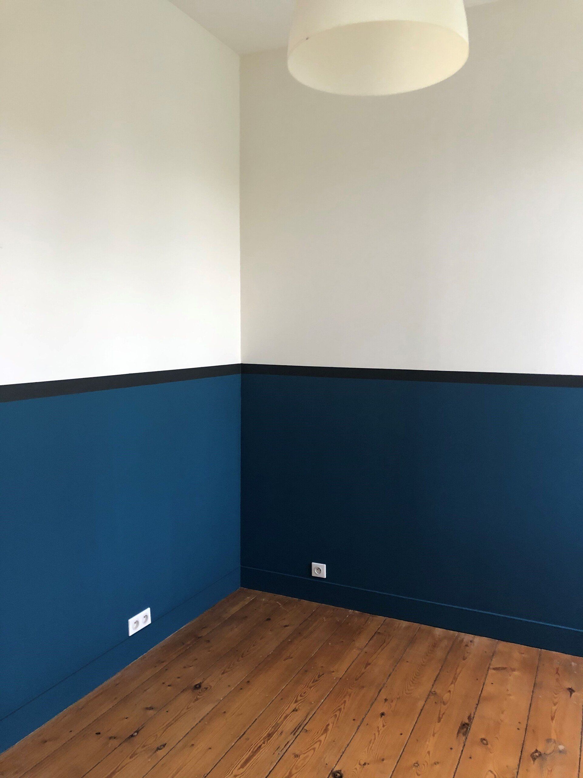 Bureau avec des murs en toile de verre