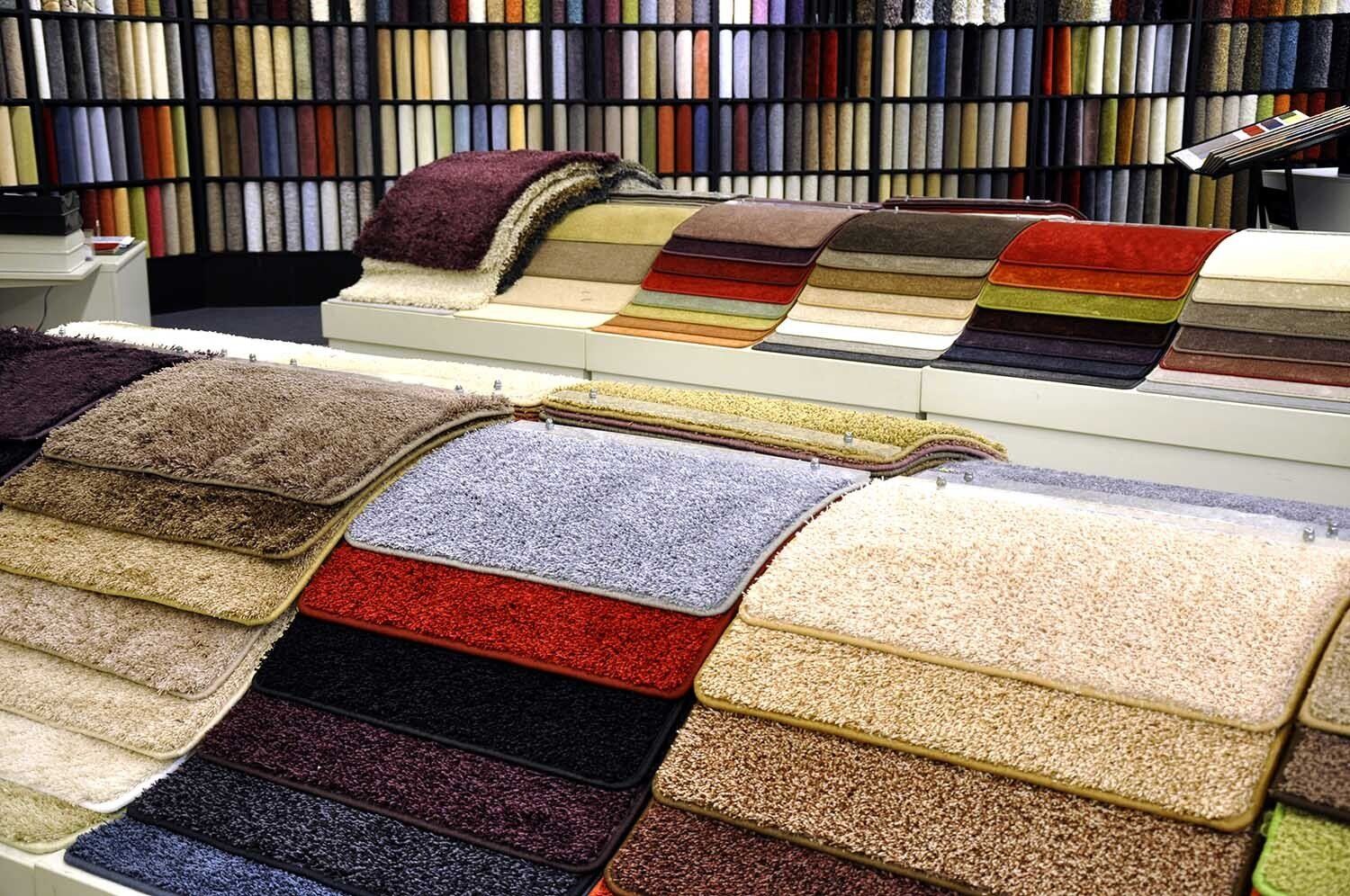 Beaucoup de moquettes de couleurs différentes