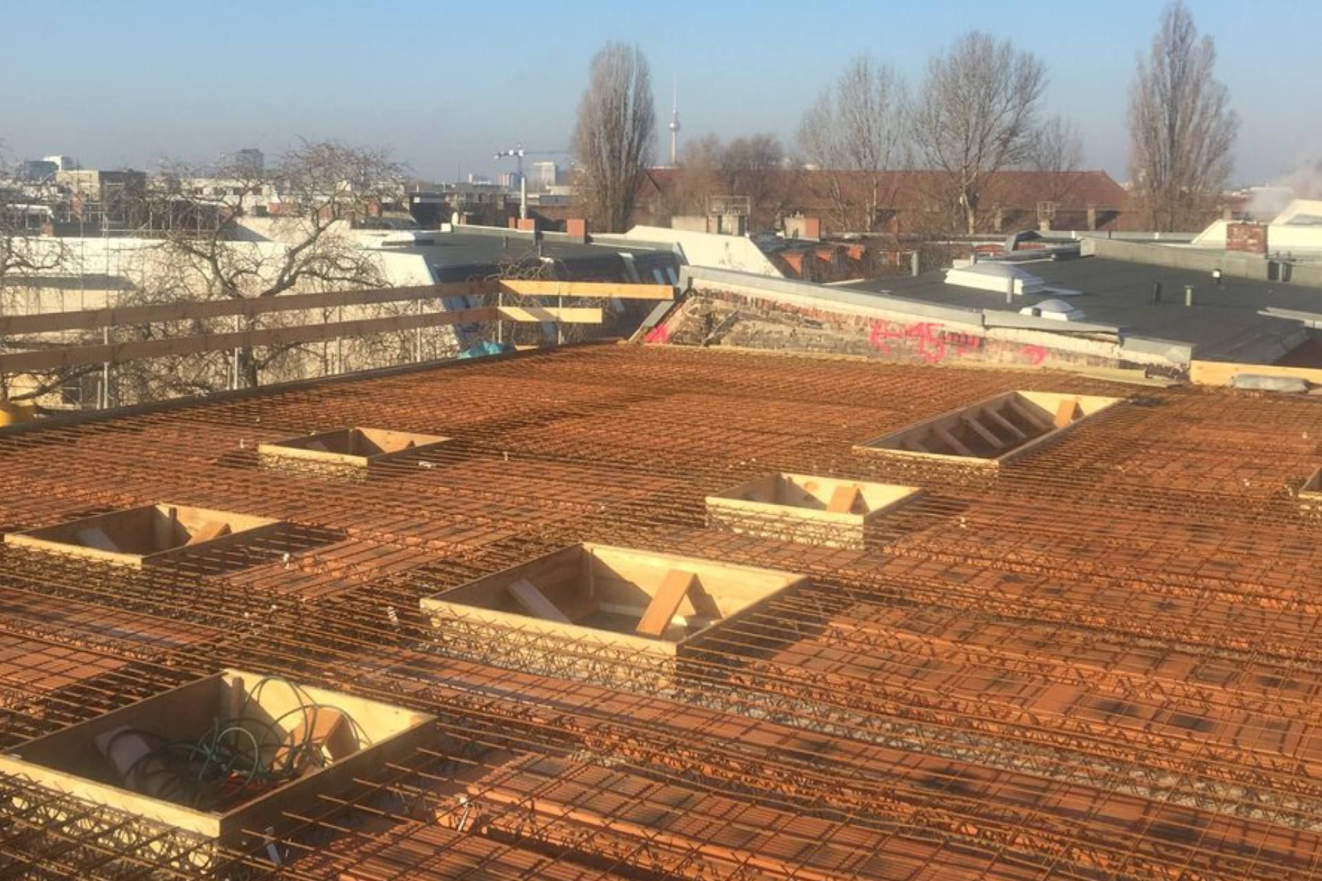 Dacharbeiten von der MHB Monolith-und Holzbau GmbH