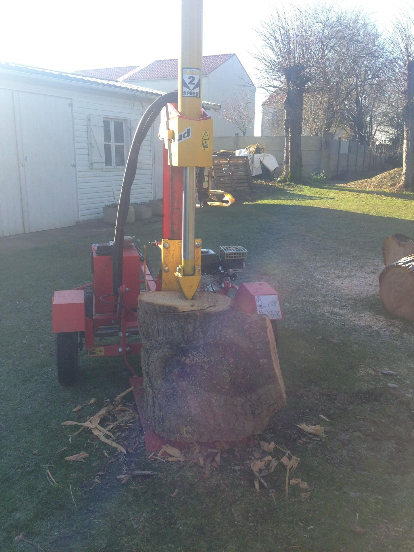 Machine à fendre le bois