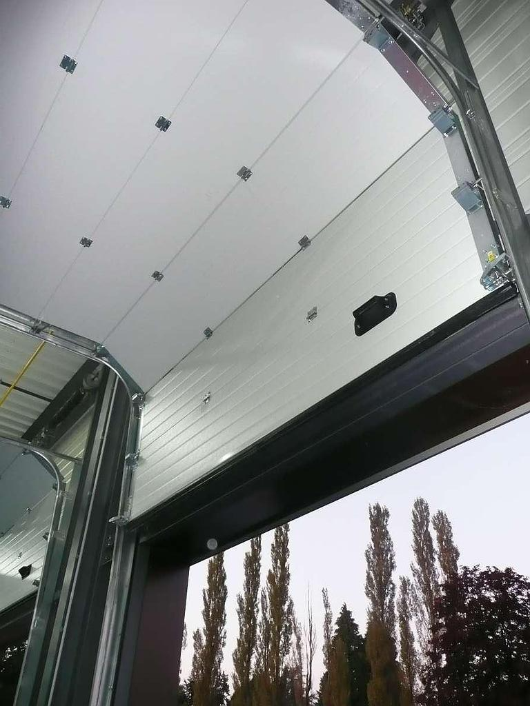 Porte de garage motorisée