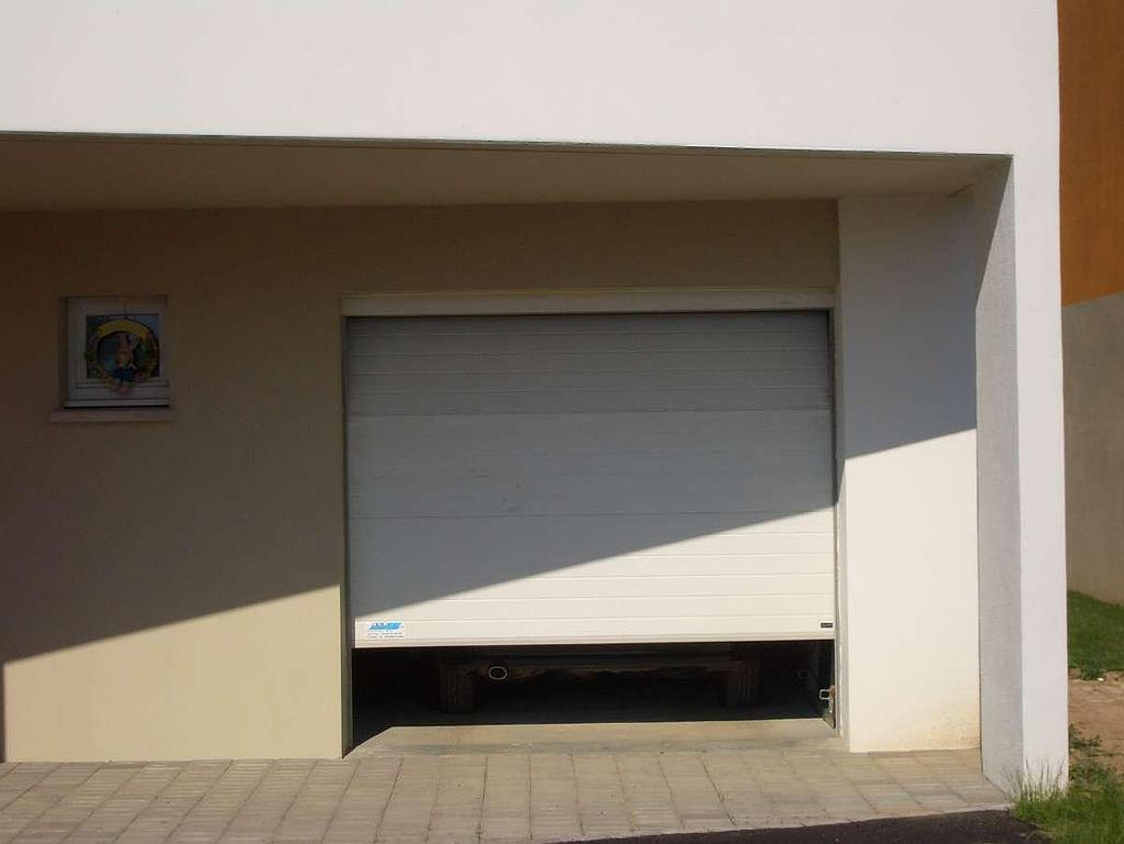 Porte de garage motorisée