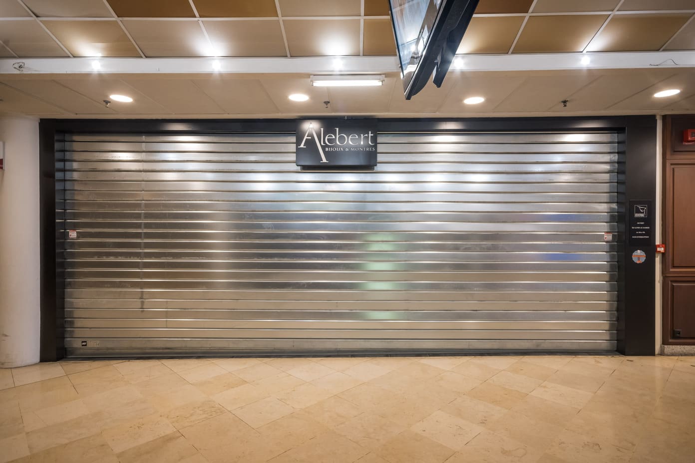 Rideau métallique pour local de magasin