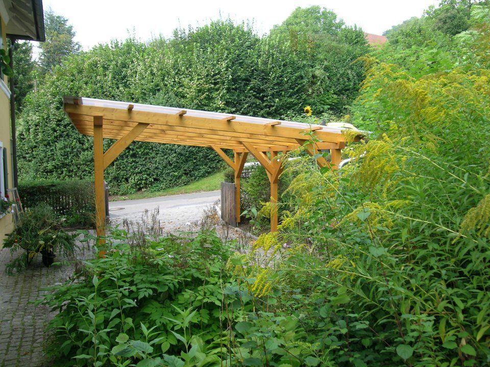 Carport im Grünen