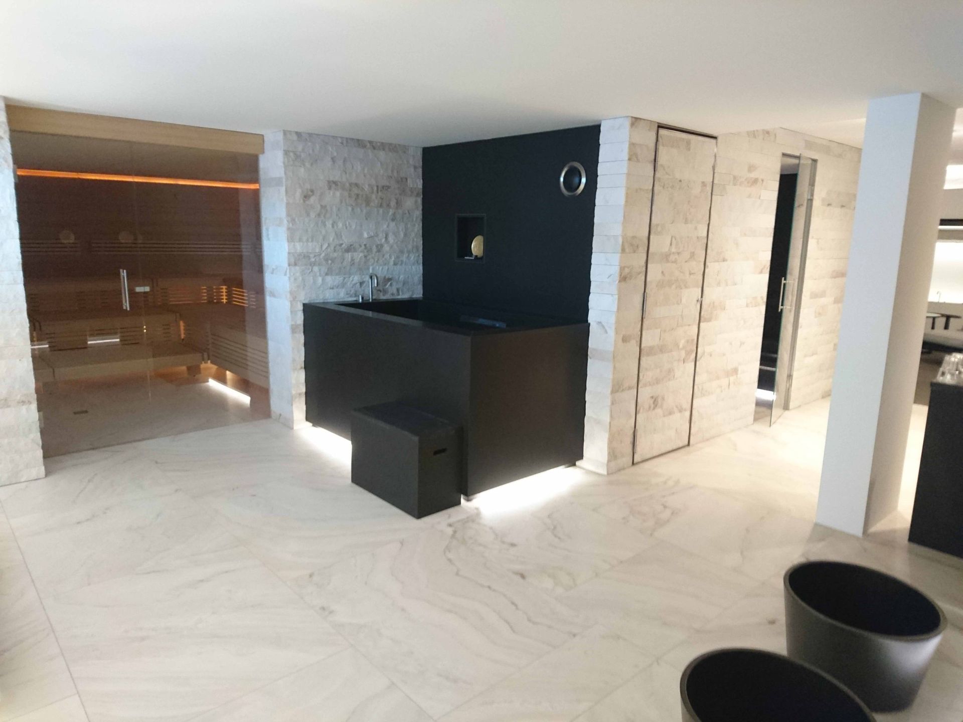 Plattenbeläge - Trin - W & W Candrian GmbH