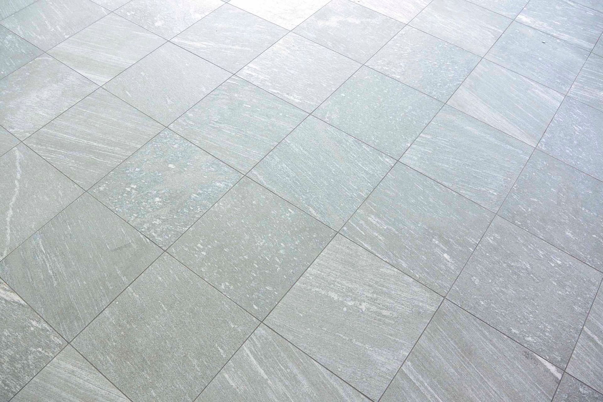 Plattenbeläge - Trin - W & W Candrian GmbH