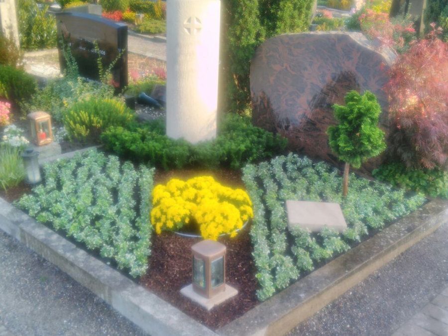 Friedhofsgrab Eckgrab