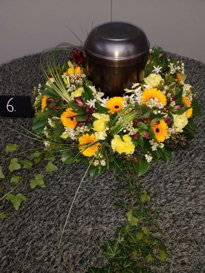 Trauergesteck Urne
