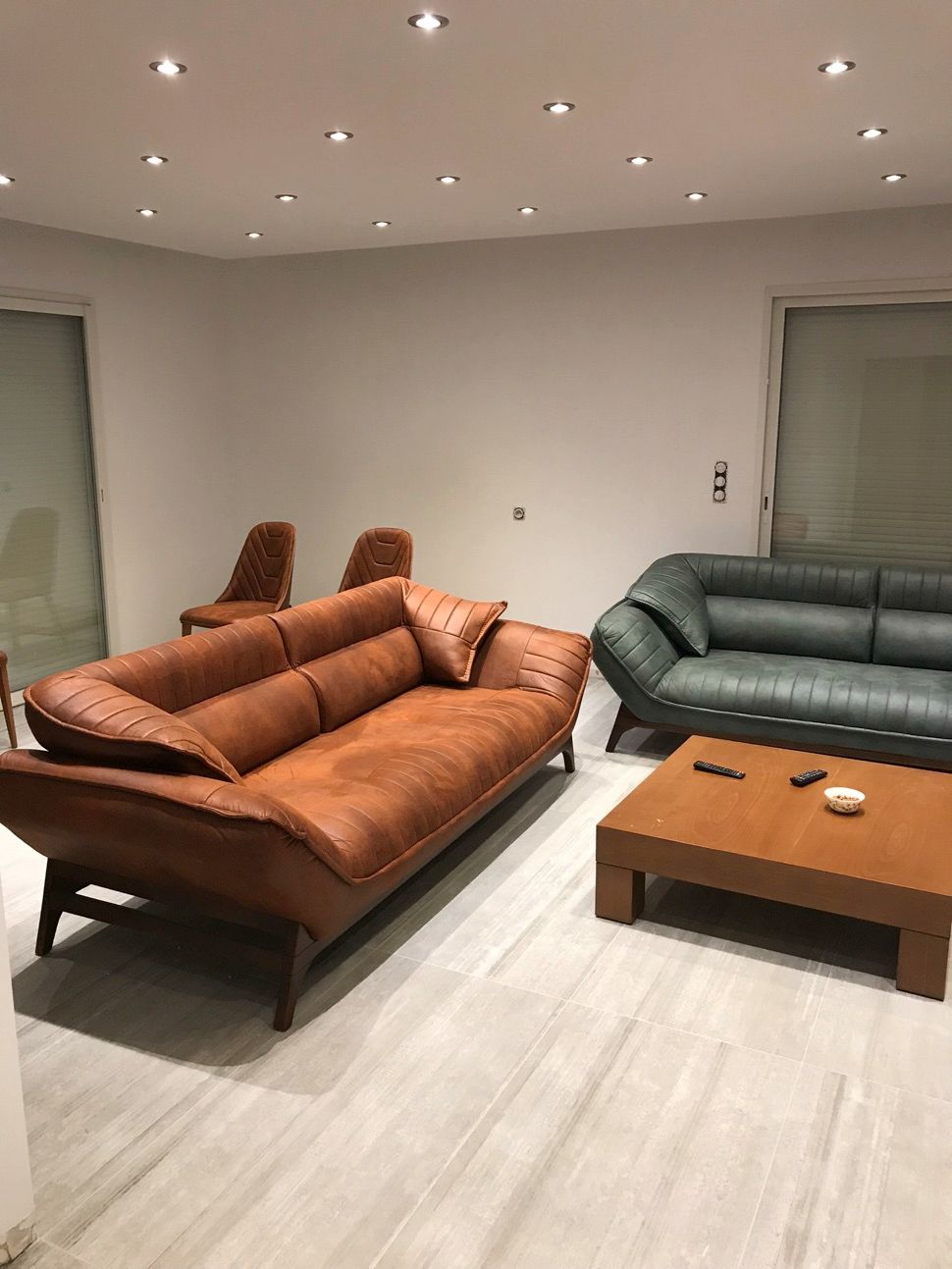 Pièce avec spots de lumière