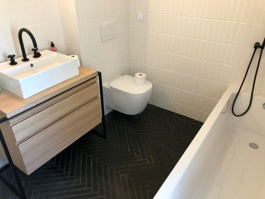 Carrelage dans une salle de bains