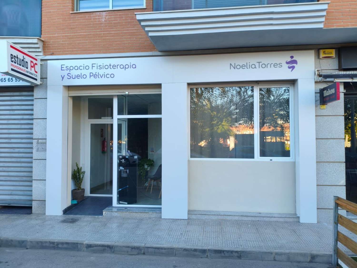 Fachada de la clínica de fisioterapia y suelo pélvico 