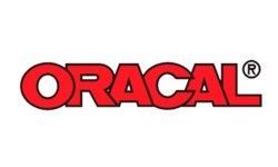 El logotipo de la marca ORACAL, rojo, llamativo y estilizado, sobre un fondo blanco.
