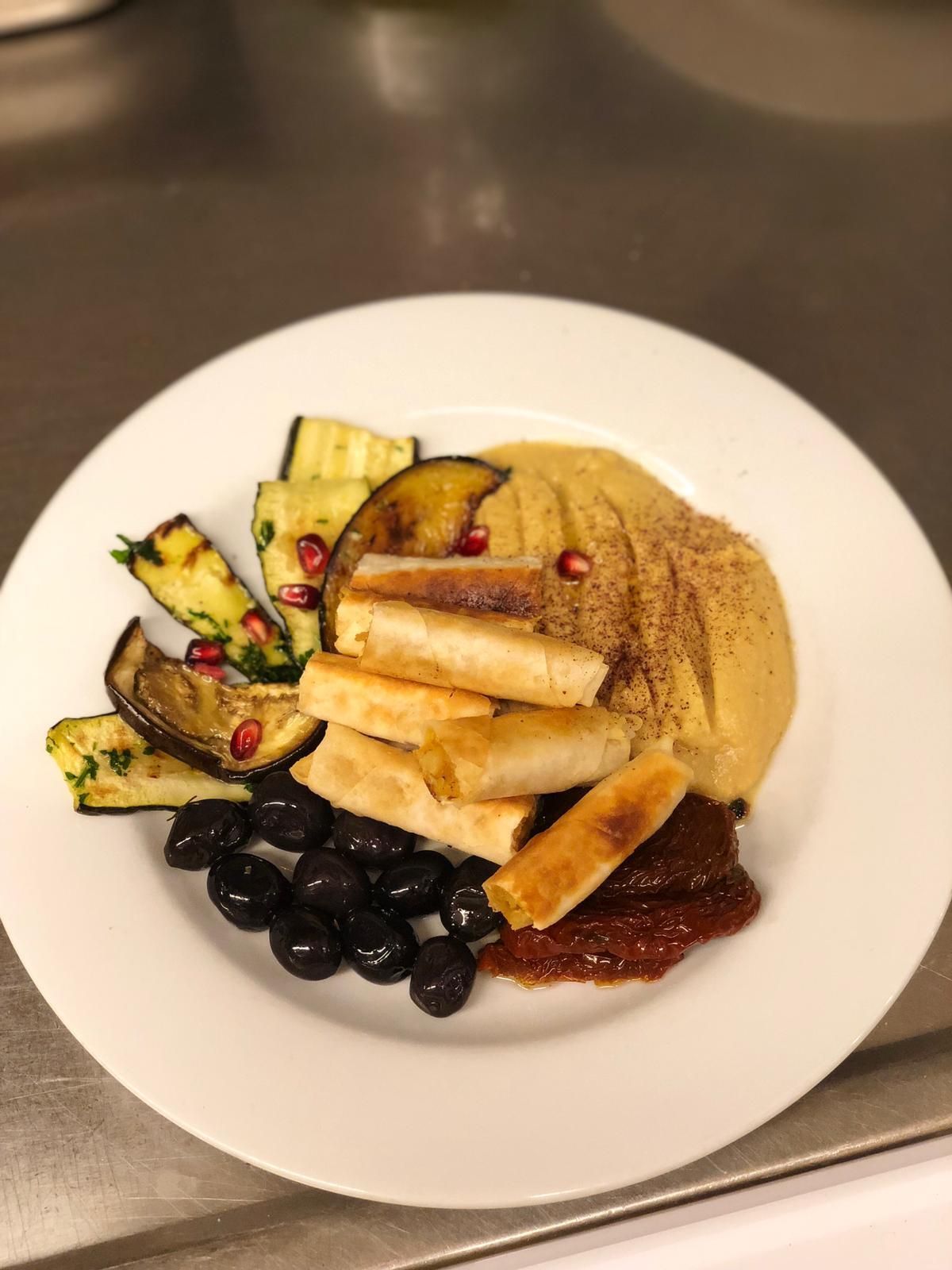 Mezzeteller Vegetarisch - Restaurant Tant Pis - Zürich