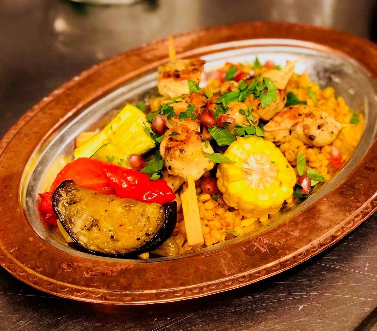 Tavuksis mit Bulgur - Restaurant Tant Pis - Zürich