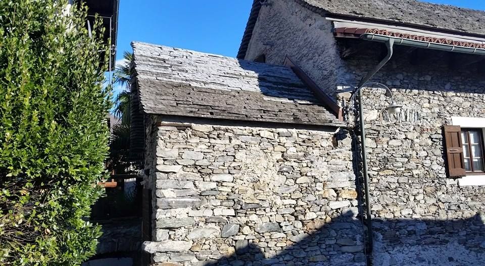 Tetto in piode su casa rustica - Marco Longhi Costruzioni