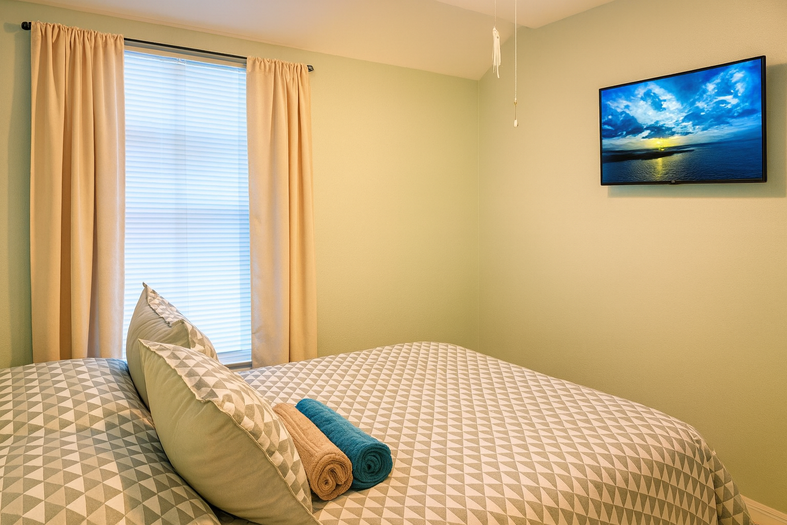 Willow brook room with TV