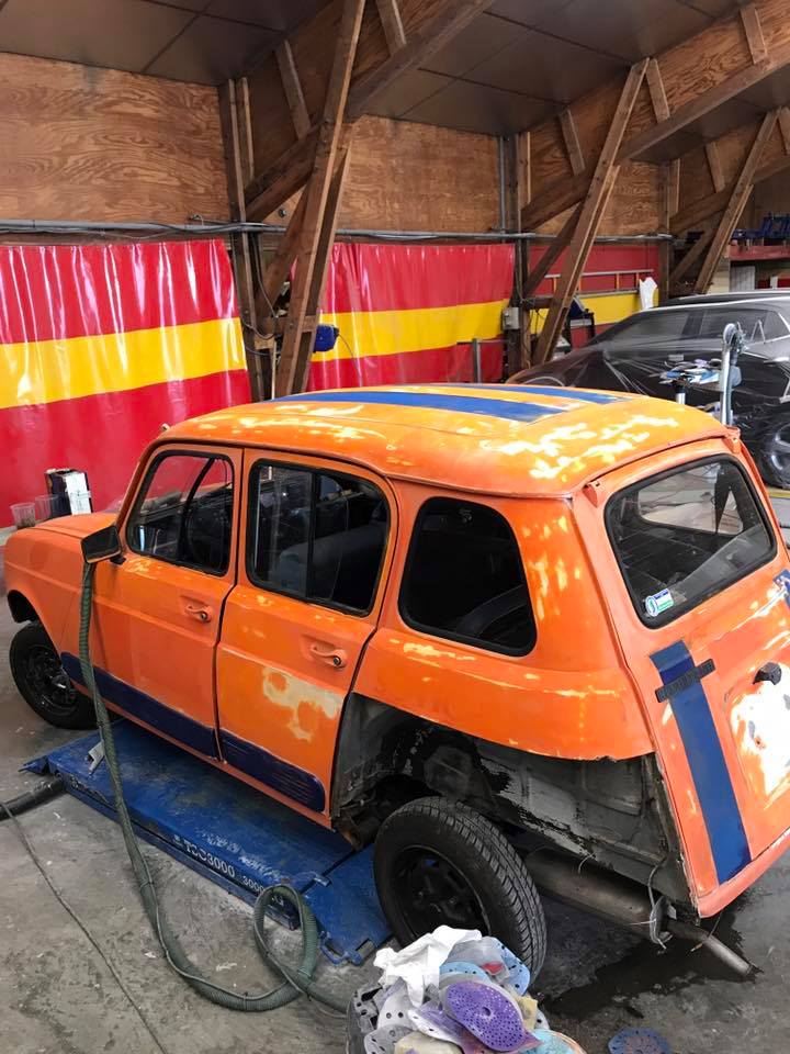 Restauration vieille voiture