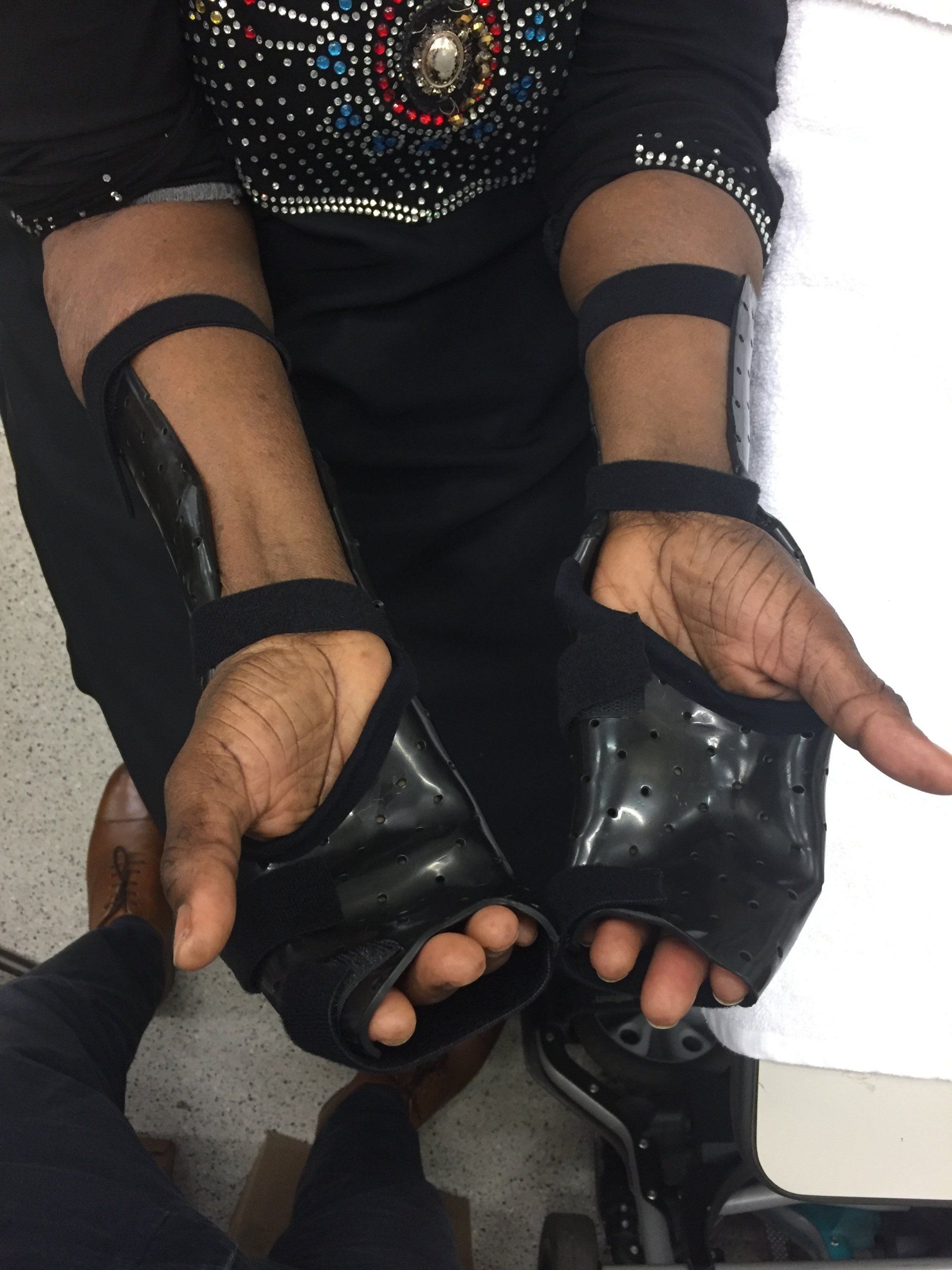 Maintien des mains intérieur