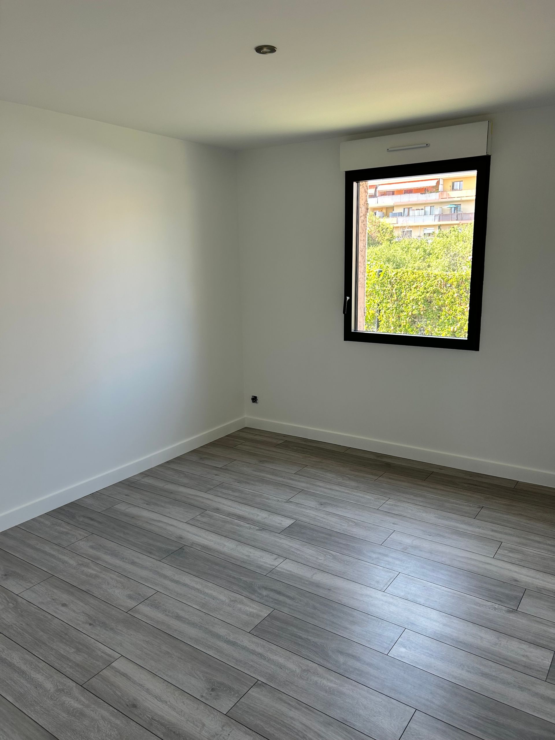 Parquet flottant dans une chambre