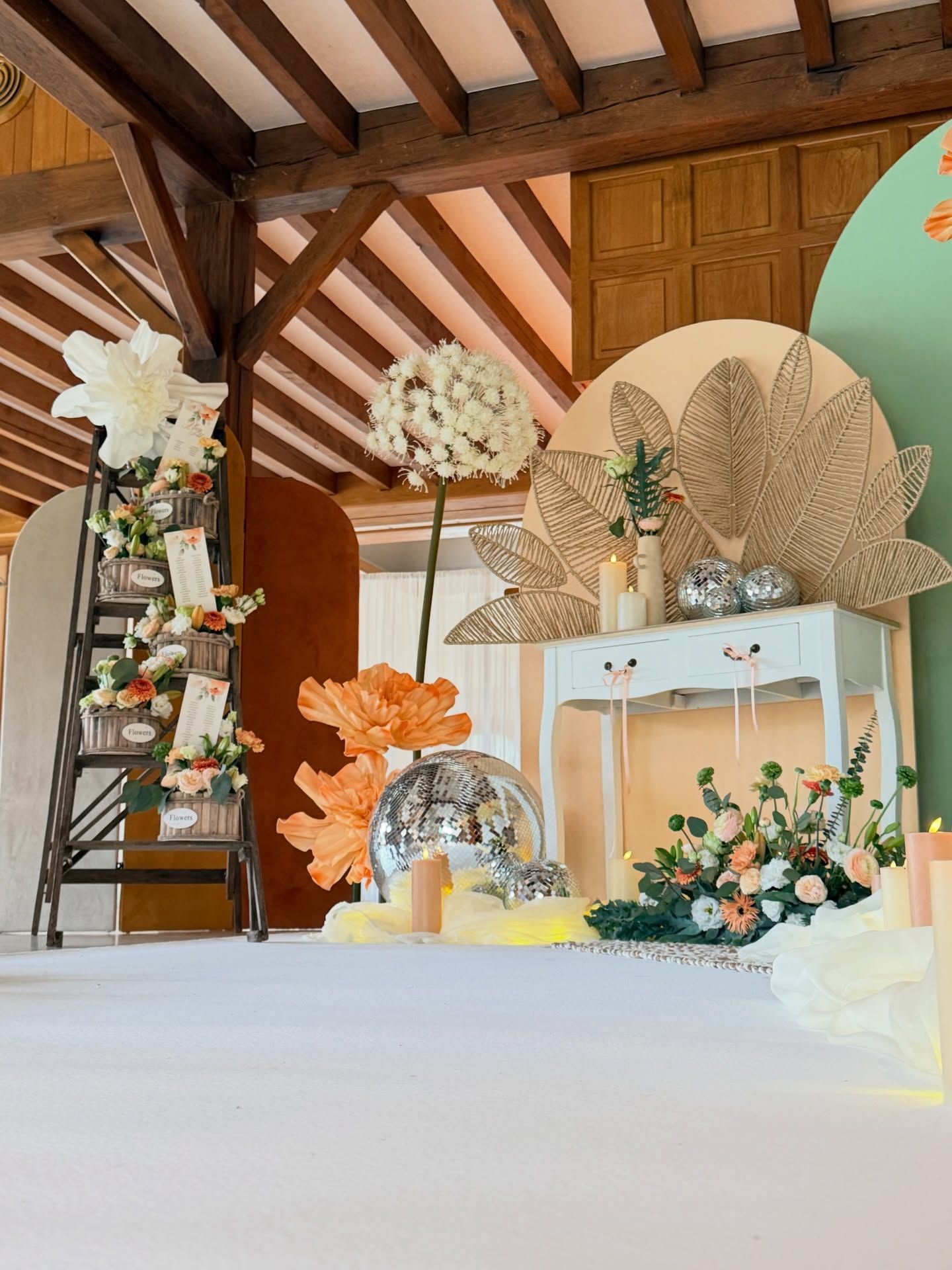 Mise en scène décorative pour un mariage.
