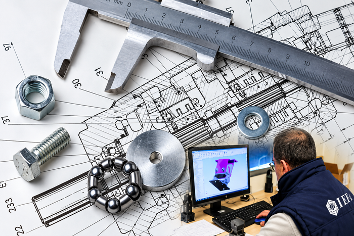 Herramientas de dibujo técnico, piezas mecánicas y una persona frente a un ordenador viendo un modelo CAD en la pantalla