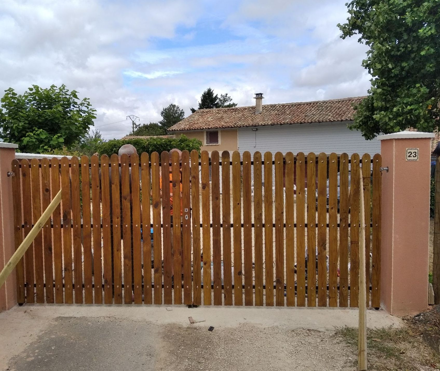 Photo d'un portail en bois