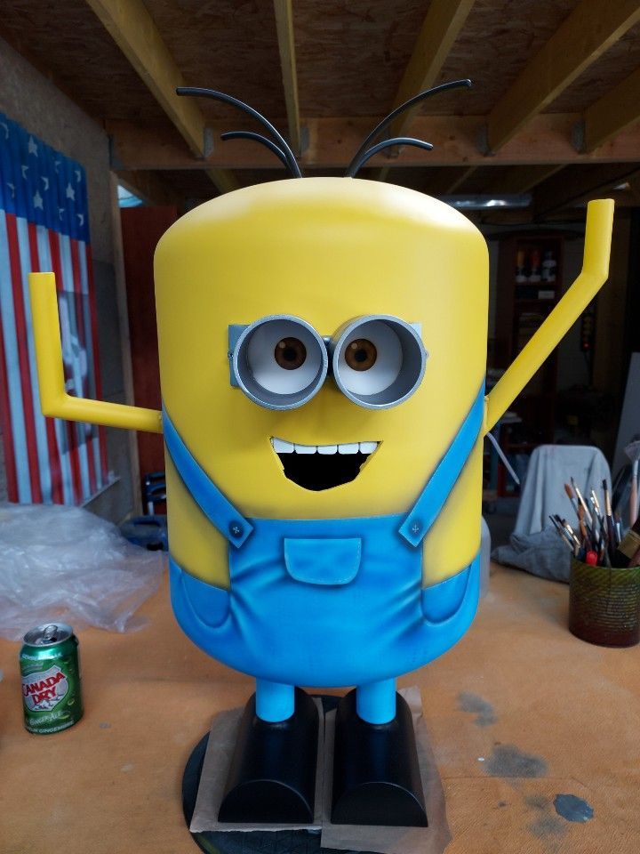 Photo d'un personnage de dessin animé en métal