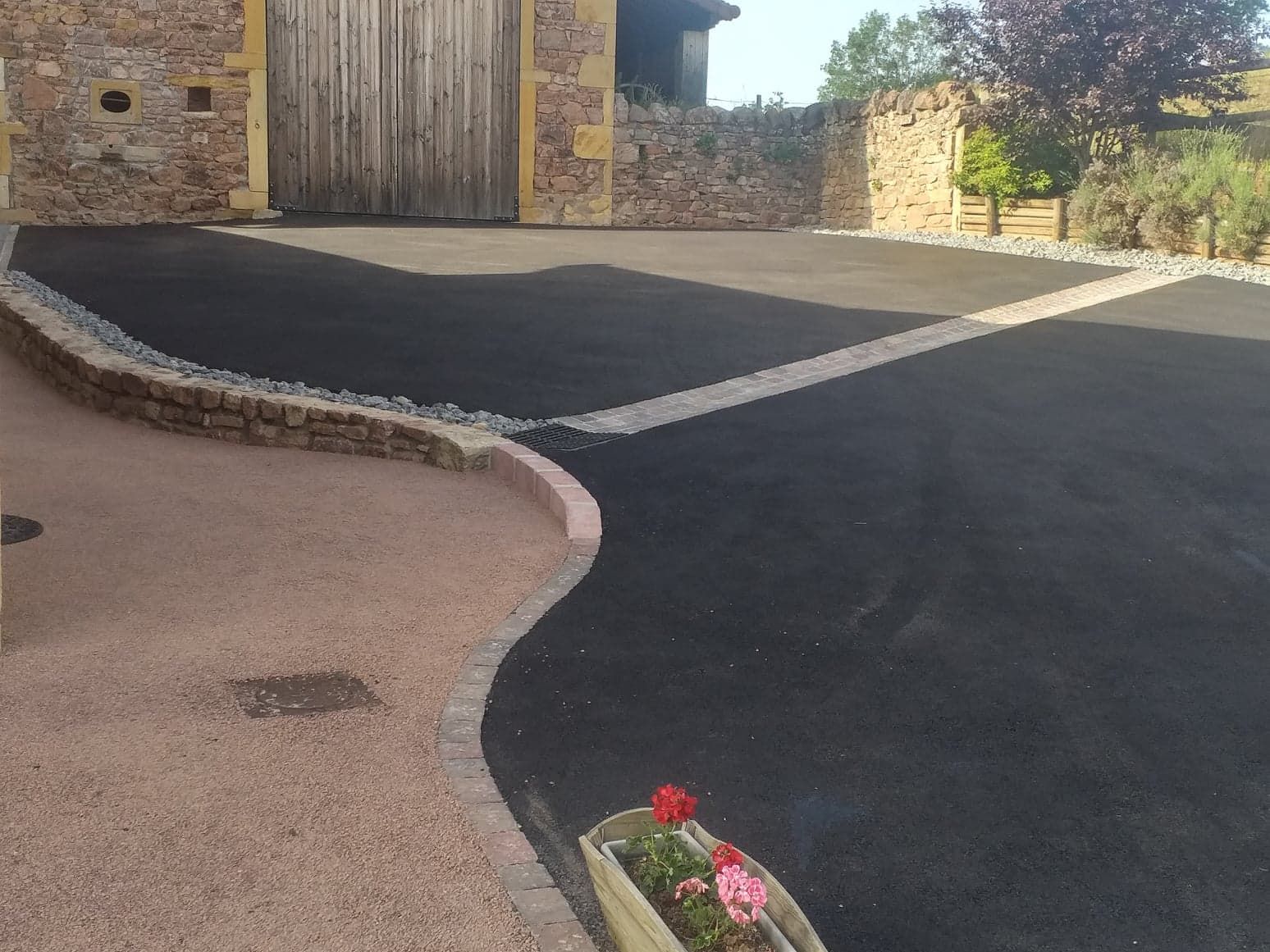 SARL Priest, aménagement de cours à Vendenesse- les Ch, Saône-et-Loire